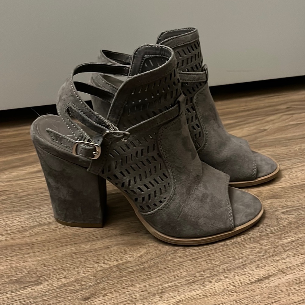 American eagle sandals